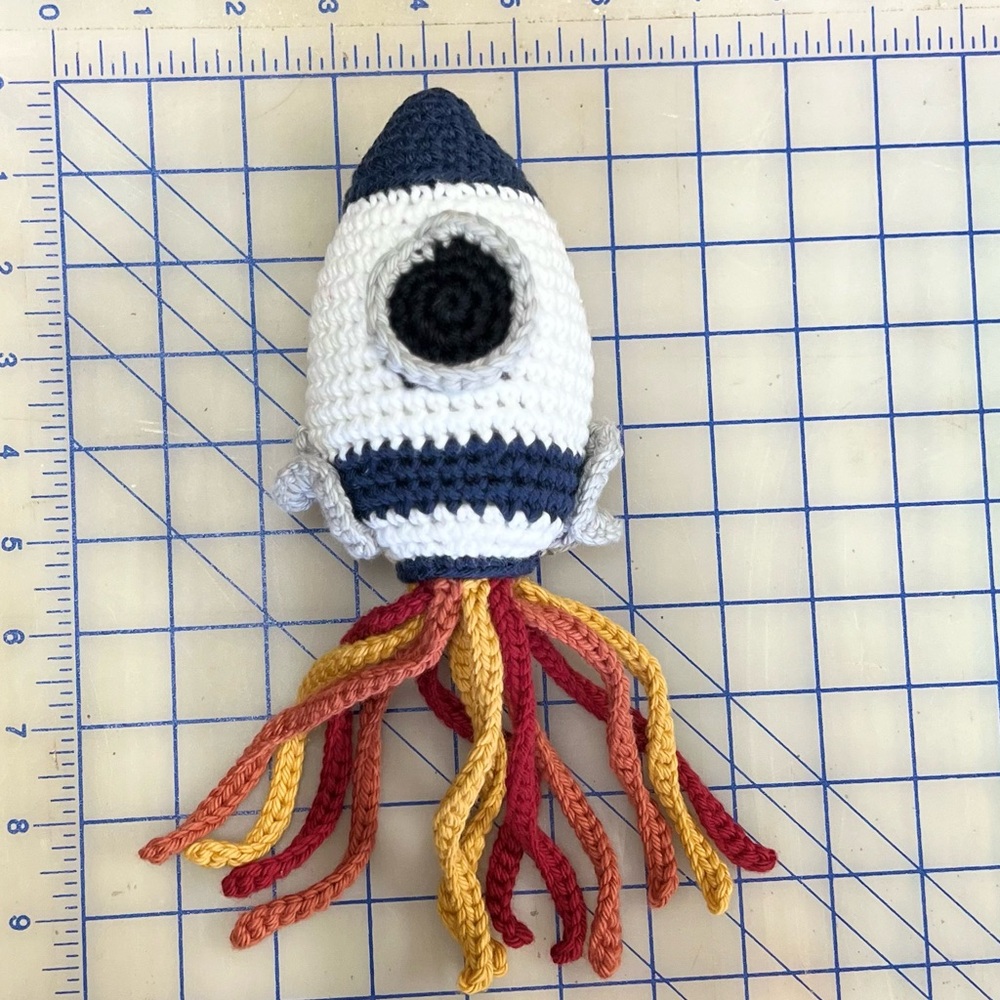 Handmade Knit Spaceship Stuffed Toy. Beautifully made high quality & condition! - Picture 8 of 13